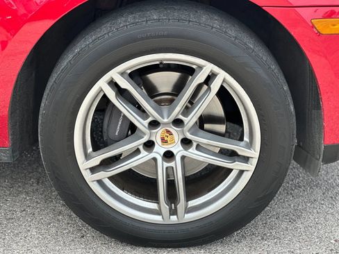 Used 2018 Porsche Macan AWD/4WD image 27