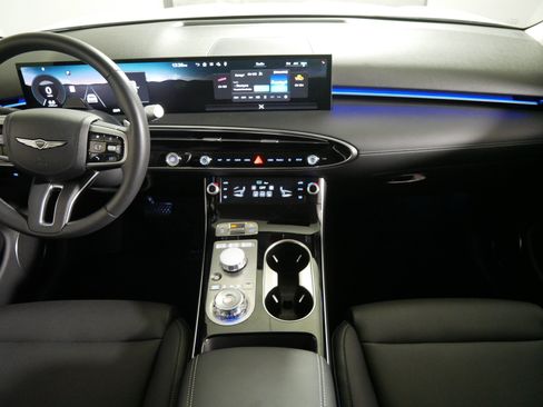 Certified 2026 Genesis GV70 2.5T AWD/4WD image 10