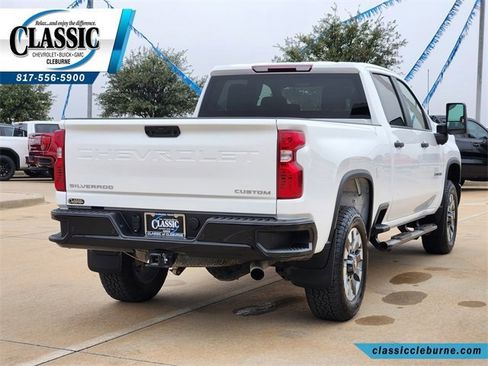 Used 2025 Chevrolet Silverado 2500 Custom w/ Custom Value Package image 9