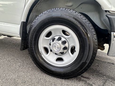 Used 2015 Chevrolet Express 3500 image 24