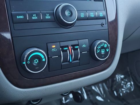 Used 2009 Chevrolet Impala LT image 9