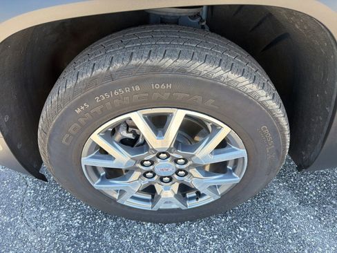 Used 2023 GMC Acadia SLT w/ Technology Package image 21