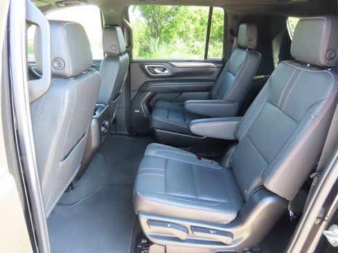 Certified 2024 Chevrolet Suburban RST w/ Luxury Package AWD/4WD image 30