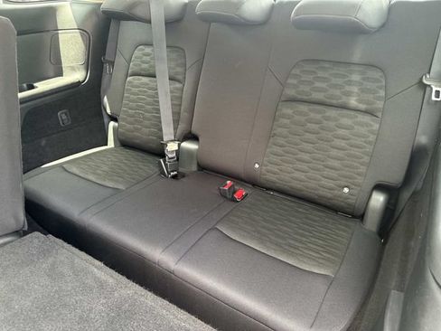 Used 2025 Nissan Pathfinder SV AWD/4WD image 25