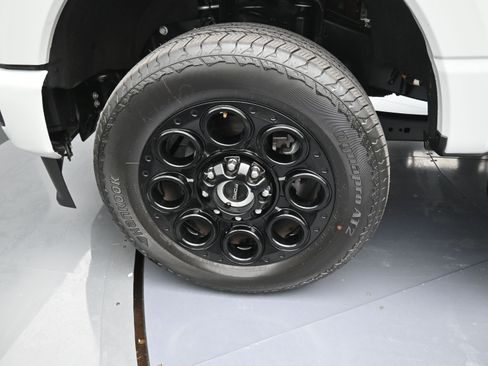 Used 2025 Ford F250 Lariat w/ Black Appearance Package image 10