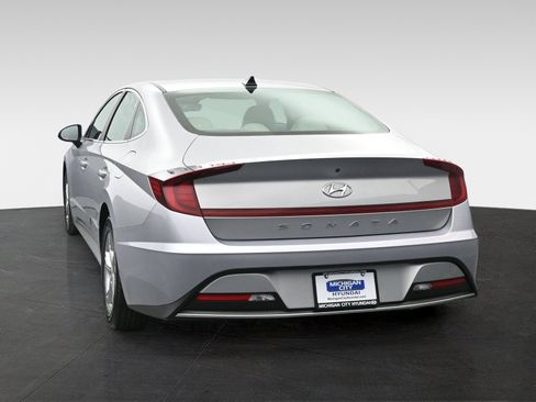 Certified 2023 Hyundai Sonata SE w/ Cargo Package FWD image 3
