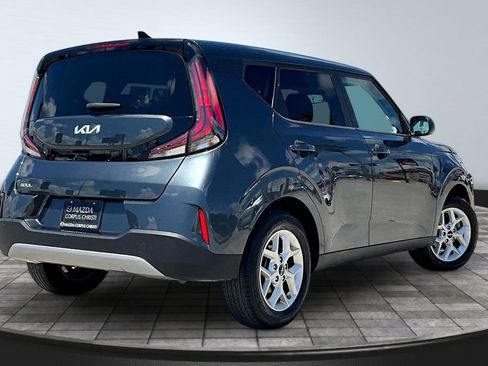 Used 2025 Kia Soul LX w/ LX Technology Package FWD image 7
