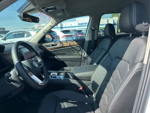 New 2026 Volkswagen Atlas SE FWD image 10