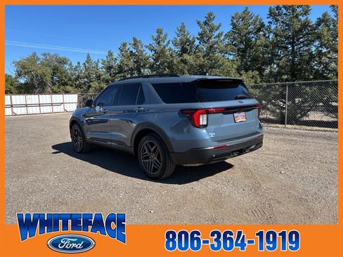 Used 2025 Ford Explorer ST-Line w/ Premium Package image 4