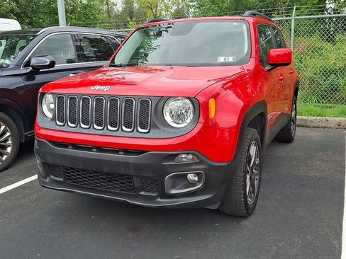 Used 2015 Jeep Renegade Latitude AWD/4WD image 3