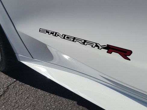 Used 2022 Chevrolet Corvette Stingray Preferred Cpe w/ Z51 Performance Package RWD image 24