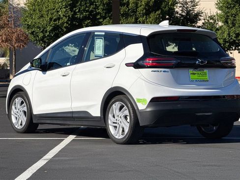 Used 2023 Chevrolet Bolt LT image 3