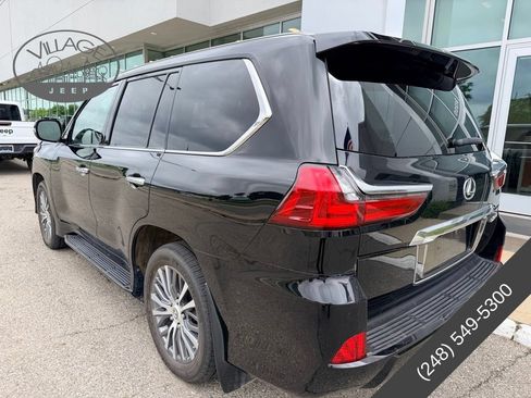 Used 2021 Lexus LX 570 4WD w/ Luxury Package image 6