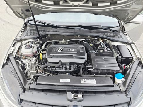 Used 2018 Volkswagen Golf SE image 44