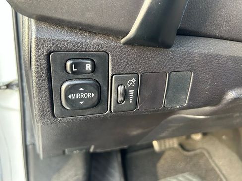 Used 2019 Toyota Corolla LE FWD image 18