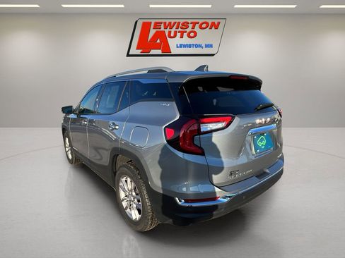 Certified 2024 GMC Terrain SLT w/ Infotainment Package II image 11