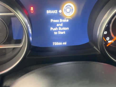 Used 2020 Jeep Gladiator Overland w/ Popular Equipment Package image 17