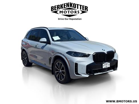 Used 2025 BMW X5 xDrive40i w/ M Sport Package AWD/4WD image 1