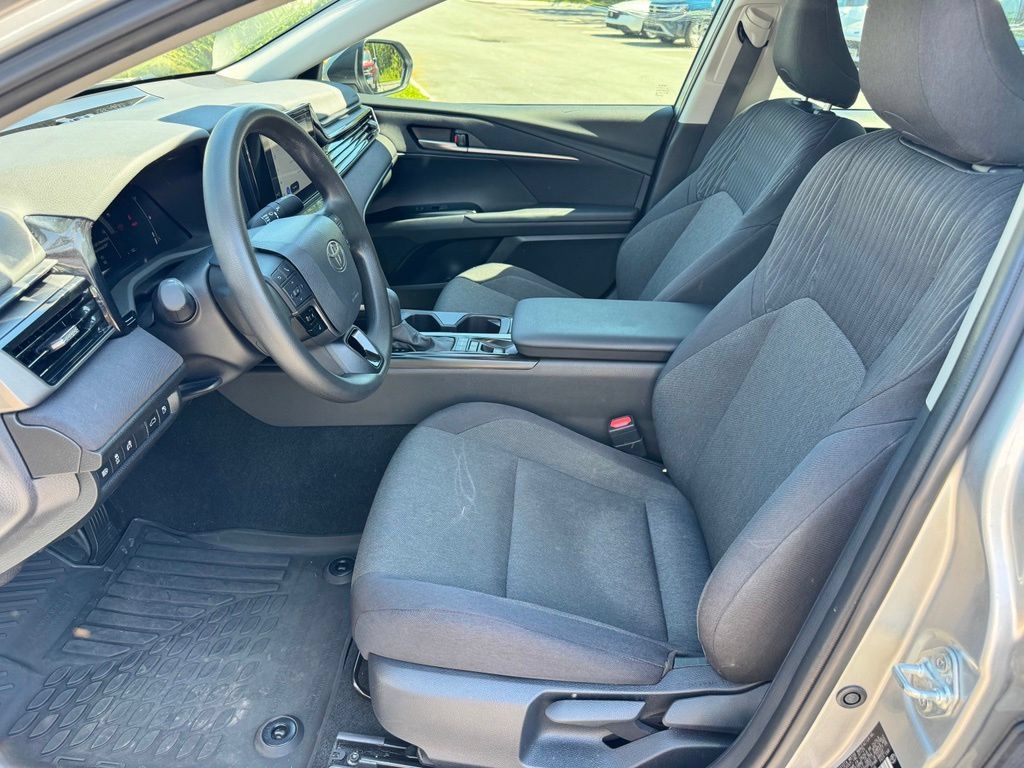 Used 2025 Toyota Camry LE FWD image 12