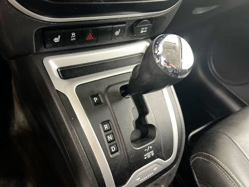 Used 2017 Jeep Compass Latitude FWD image 16