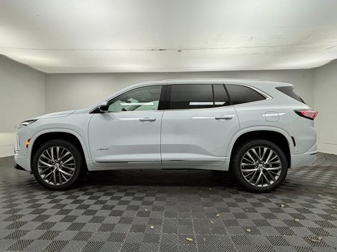 New 2026 Buick Enclave Avenir w/ Super Cruise Package image 16