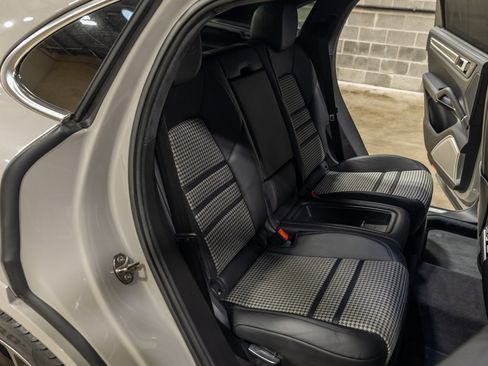 Used 2021 Porsche Cayenne Turbo S image 59