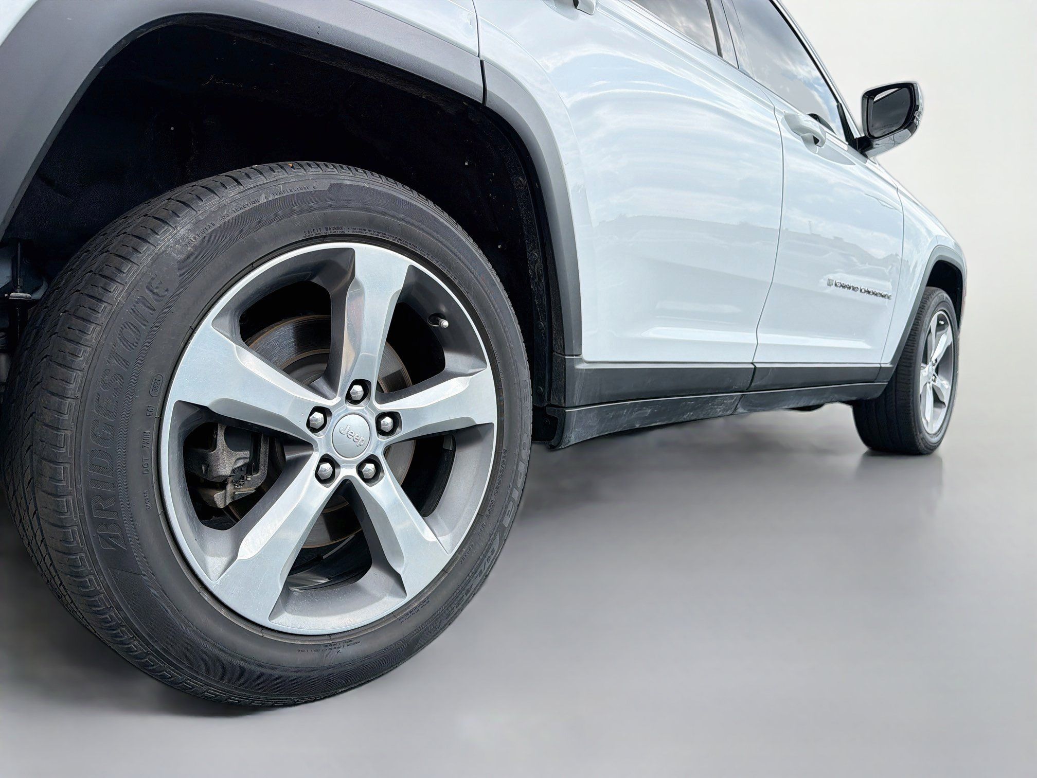 Used 2021 Jeep Grand Cherokee L Limited AWD/4WD image 7