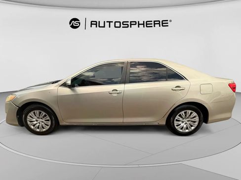 Used 2014 Toyota Camry LE FWD image 5