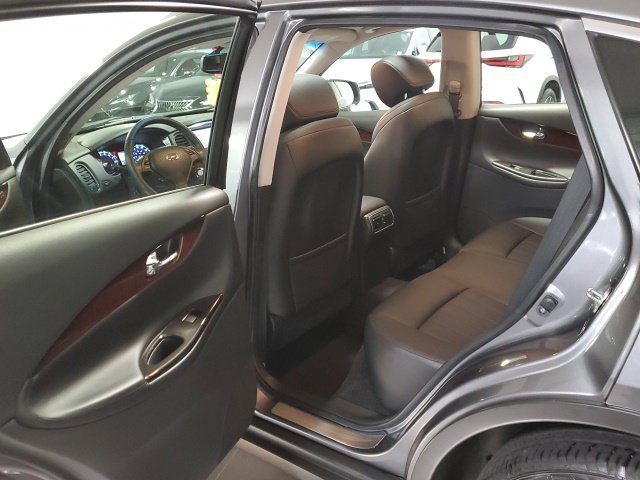 Used 2017 INFINITI QX50 AWD w/ Premium Package image 29