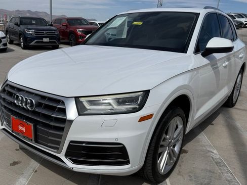 Used 2018 Audi Q5 2.0T Premium Plus w/ Premium Plus Package AWD/4WD image 3