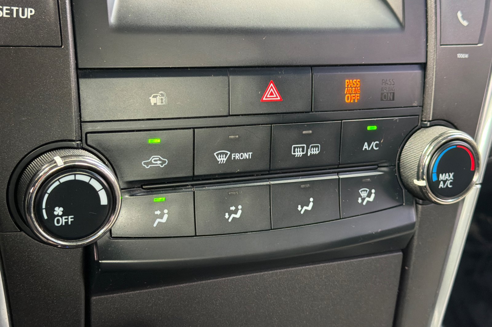 Used 2016 Toyota Camry SE FWD image 24
