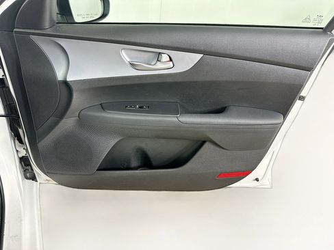 Used 2023 Kia Forte LXS image 30