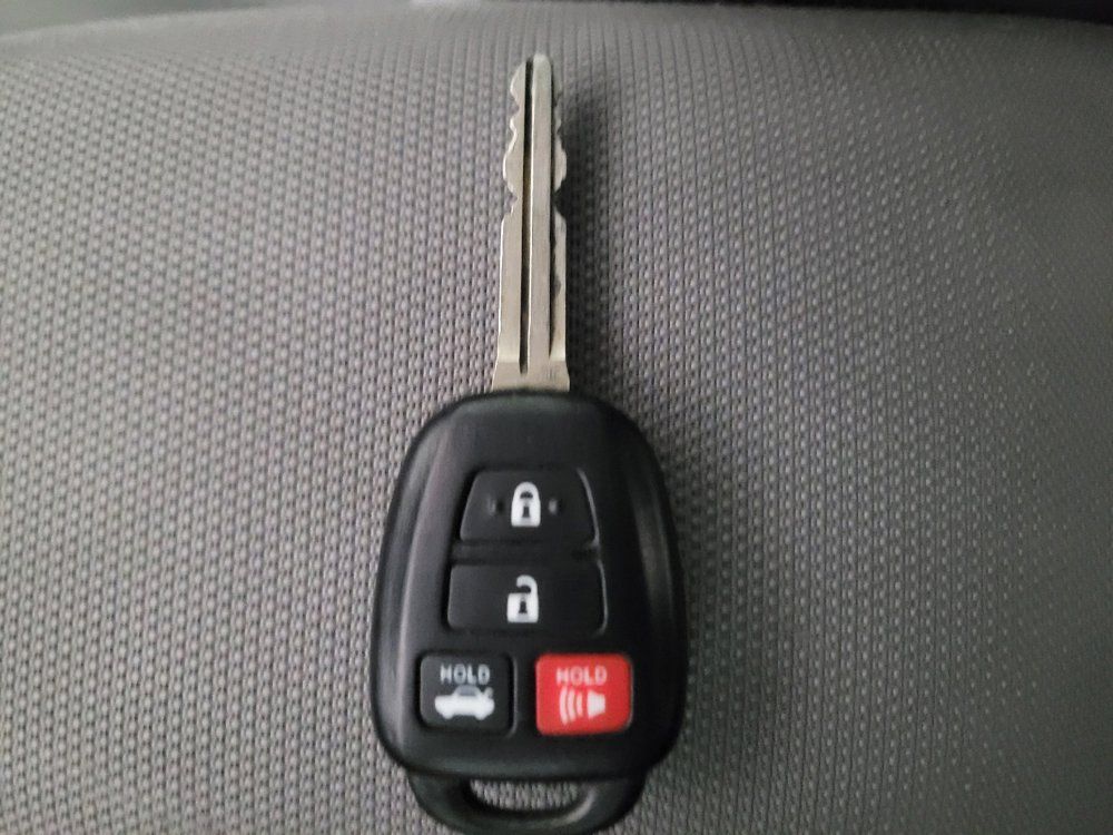 Used 2019 Toyota Corolla LE w/ Body Protection Package FWD image 32