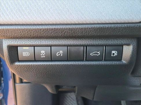 Used 2025 Toyota Camry SE w/ Convenience Package FWD image 11