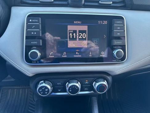 Used 2020 Nissan Versa SV image 20