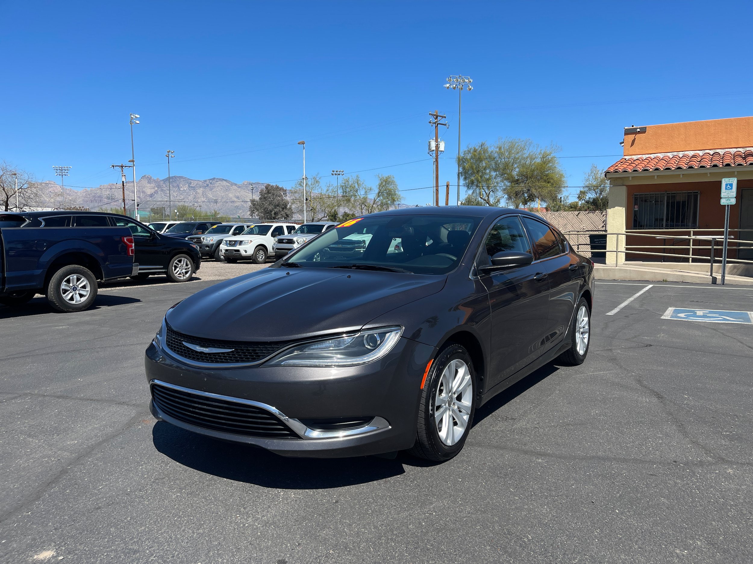 Used 2016 Chrysler 200 Limited FWD image 1