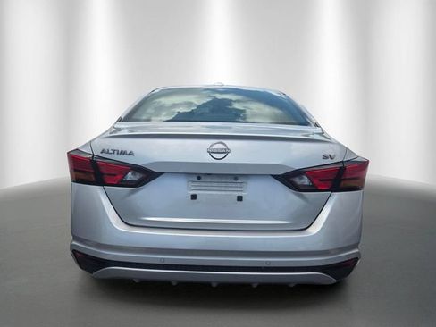 Used 2024 Nissan Altima 2.5 SV FWD image 3