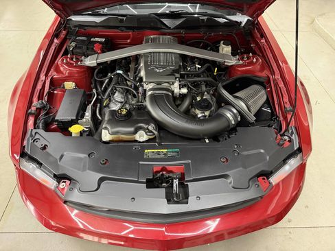 Used 2010 Ford Mustang GT RWD image 7