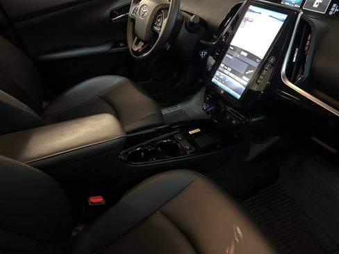 Used 2022 Toyota Prius Limited image 15