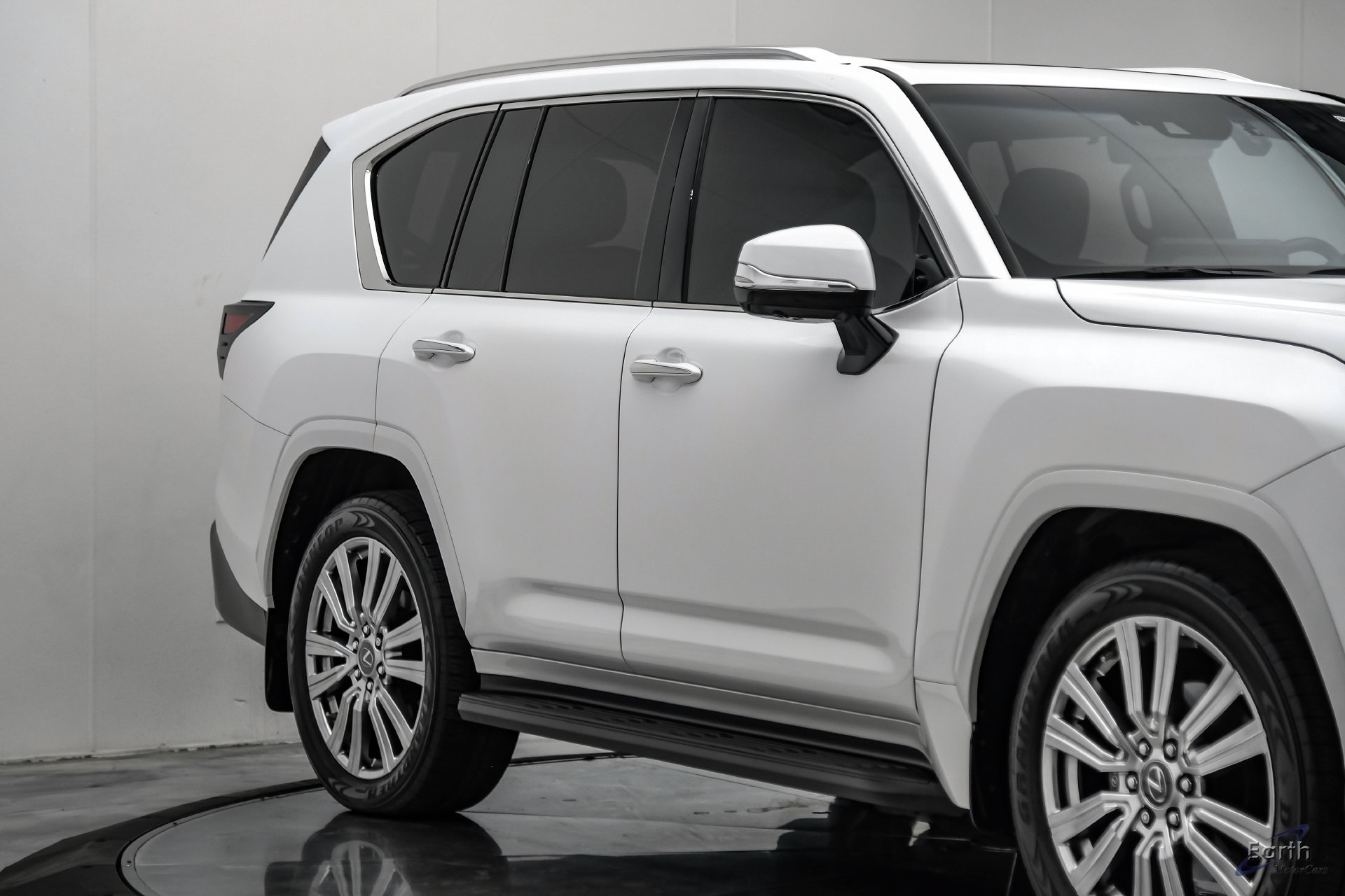 Used 2023 Lexus LX 600 4WD w/ Accessory Package (Z1) image 26