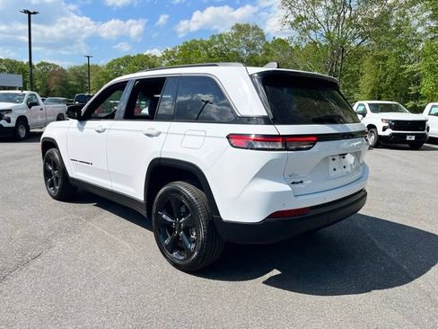 Certified 2026 Jeep Grand Cherokee Limited w/ Limited Altitude Package AWD/4WD image 10