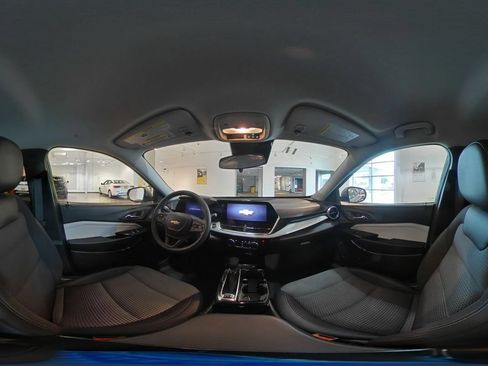 Used 2025 Chevrolet Trax LT FWD image 41