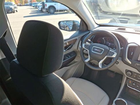 Used 2020 GMC Terrain SLE image 15