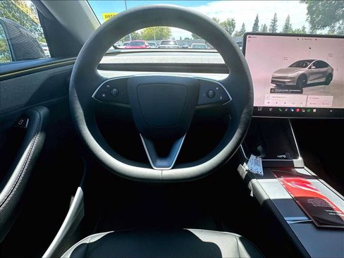 Used 2026 Tesla Model Y 2WD image 8