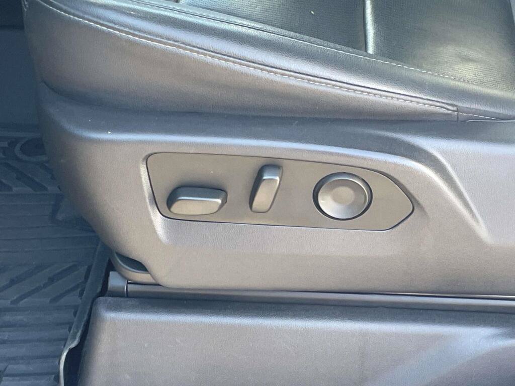 Used 2023 Chevrolet Silverado 1500 LTZ AWD/4WD image 16