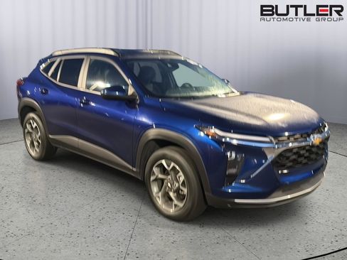 Used 2024 Chevrolet Trax LT FWD image 6