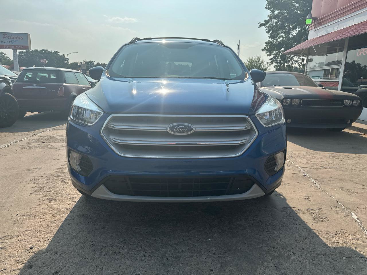 Used 2018 Ford Escape SE w/ SE Sync 3 Package FWD image 2