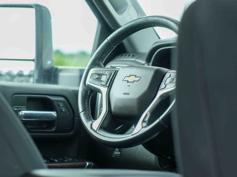 Used 2022 Chevrolet Silverado 2500 LT w/ Convenience Package AWD/4WD image 21