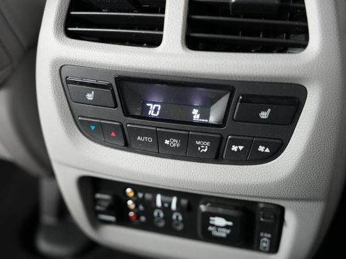 Used 2017 Honda Pilot Elite image 48