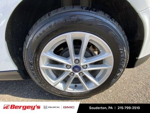 Used 2018 Ford Focus SE image 36